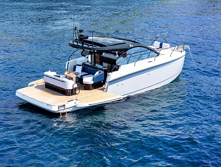 Beneteau GT40